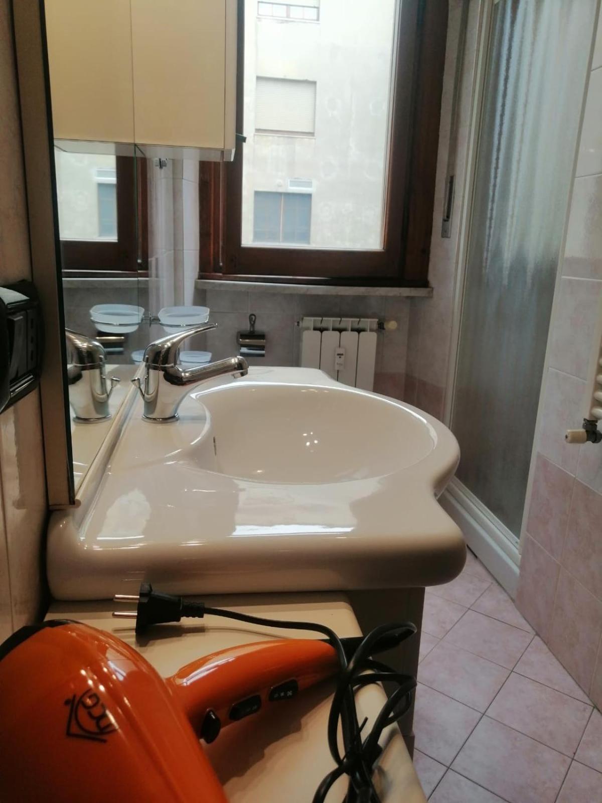 Apartment In Front Of The Train Station! Флоренция Екстериор снимка